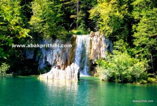 The Plitvice Lakes National Park, Croatia (3)