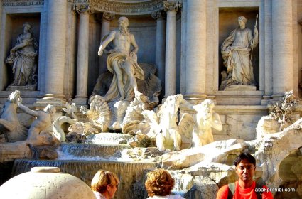 Trevi Fountain, Rome, Italy (8)