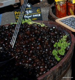 Olive in Toulouse Market (1)